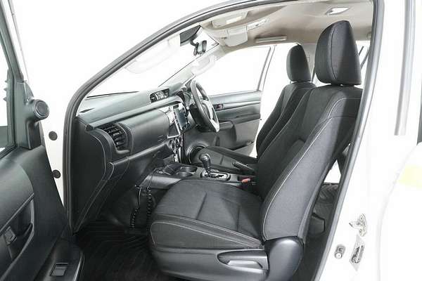 2021 Toyota Hilux SR (4x4) GUN126R Facelift 4X4
