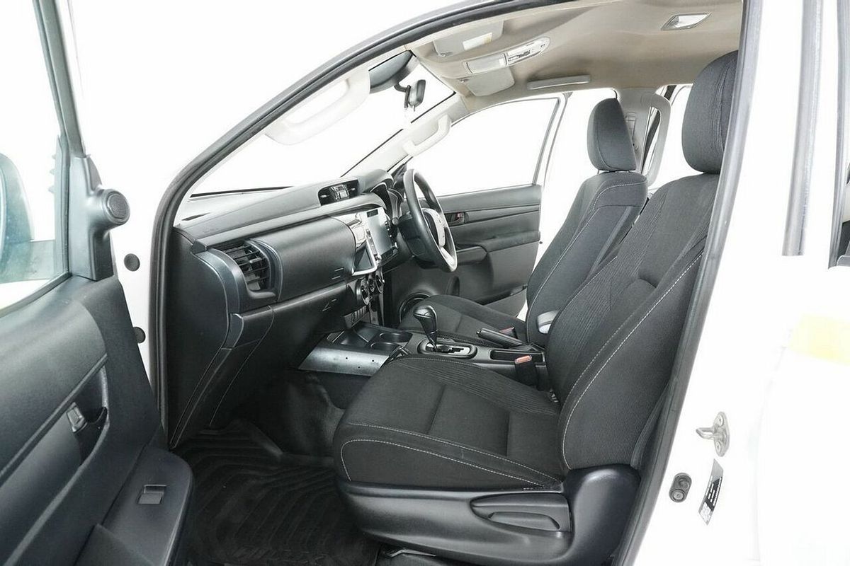2022 Toyota Hilux SR (4x4) GUN126R 4X4
