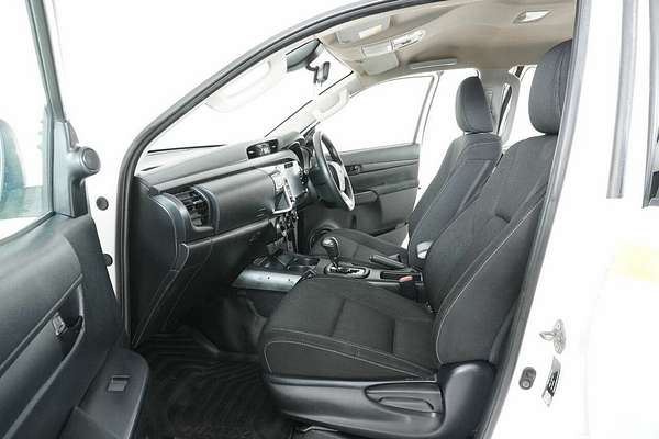 2022 Toyota Hilux SR (4x4) GUN126R 4X4