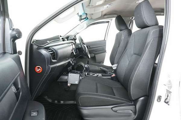 2016 Toyota Hilux SR (4x4) GUN126R 4X4