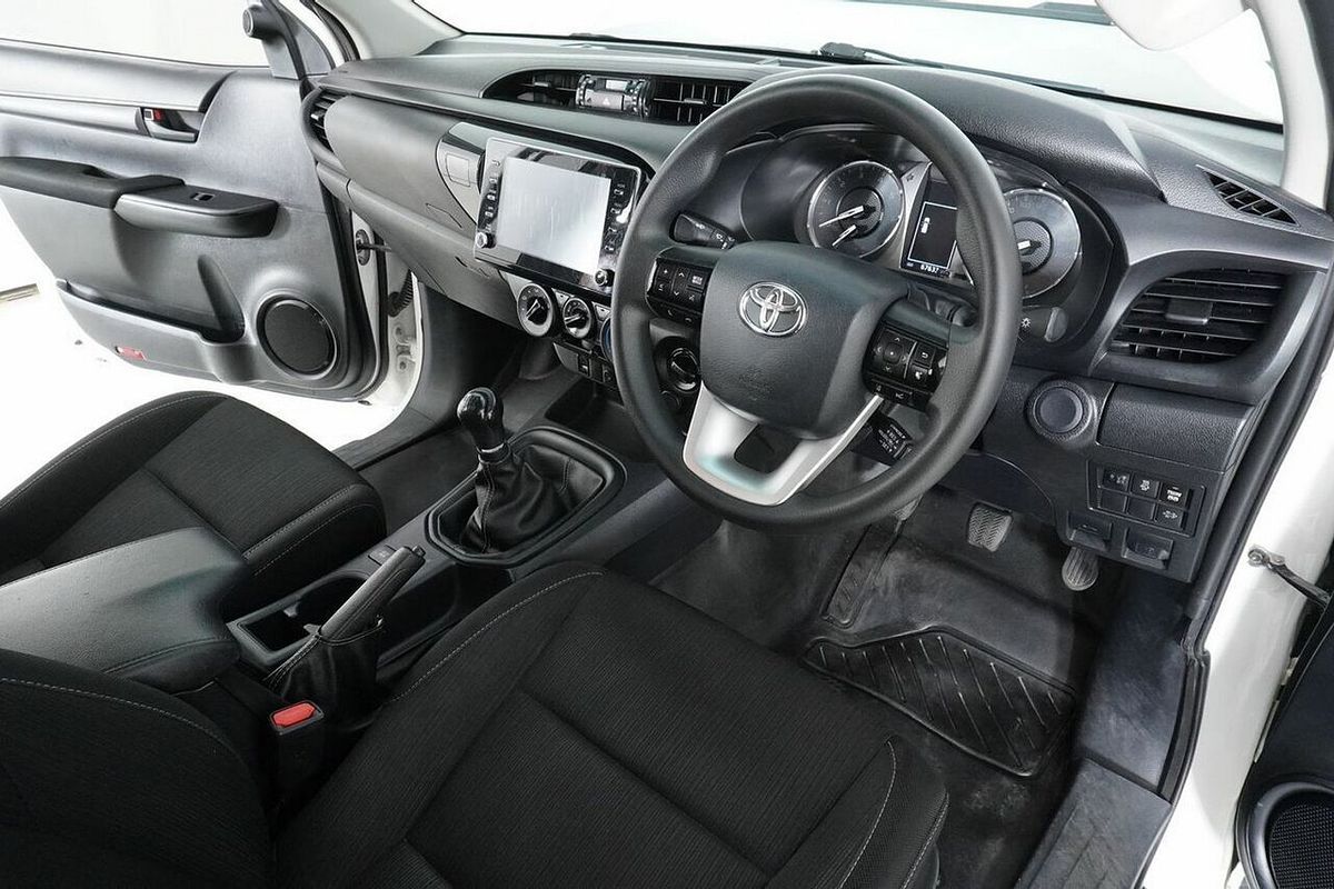 2020 Toyota Hilux SR (4x4) GUN126R Facelift 4X4