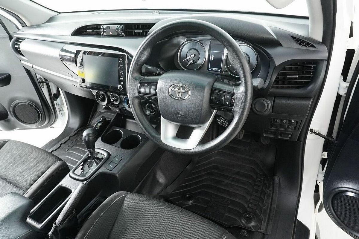 2024 Toyota Hilux SR (4x4) GUN126R 4X4