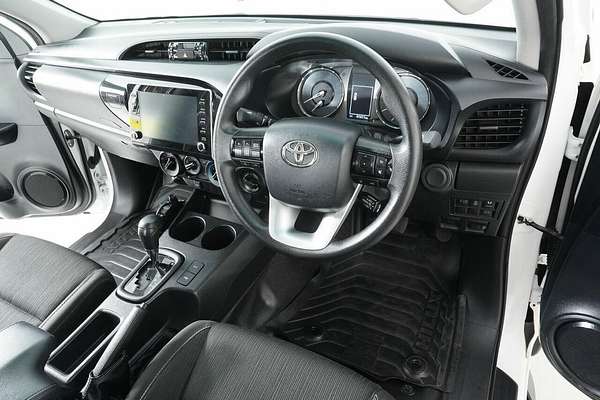 2024 Toyota Hilux SR (4x4) GUN126R 4X4