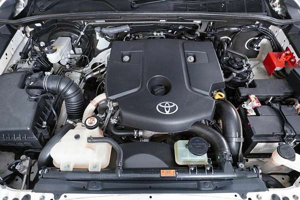 2020 Toyota Hilux SR (4x4) GUN126R Facelift 4X4