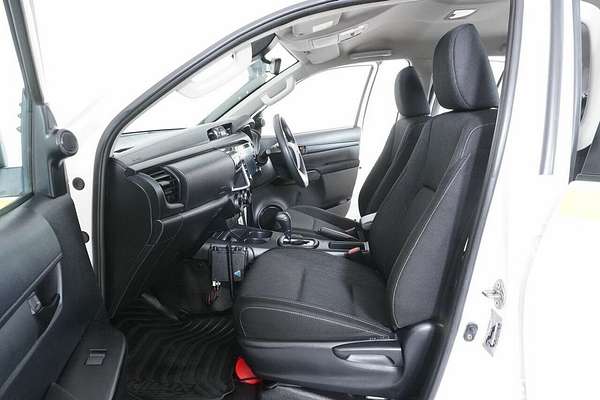 2020 Toyota Hilux SR (4x4) GUN126R Facelift 4X4