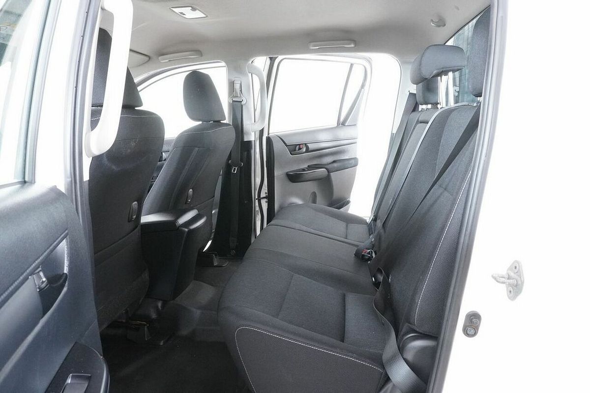 2021 Toyota Hilux SR (4x4) GUN126R Facelift 4X4