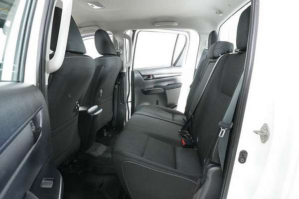 2021 Toyota Hilux SR (4x4) GUN126R Facelift 4X4