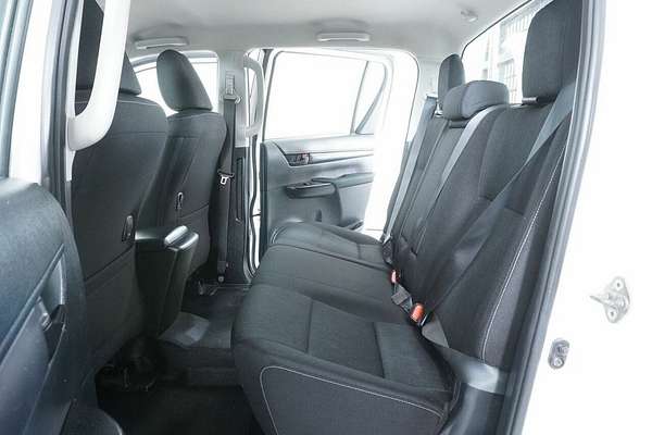 2021 Toyota Hilux SR (4x4) GUN126R Facelift 4X4