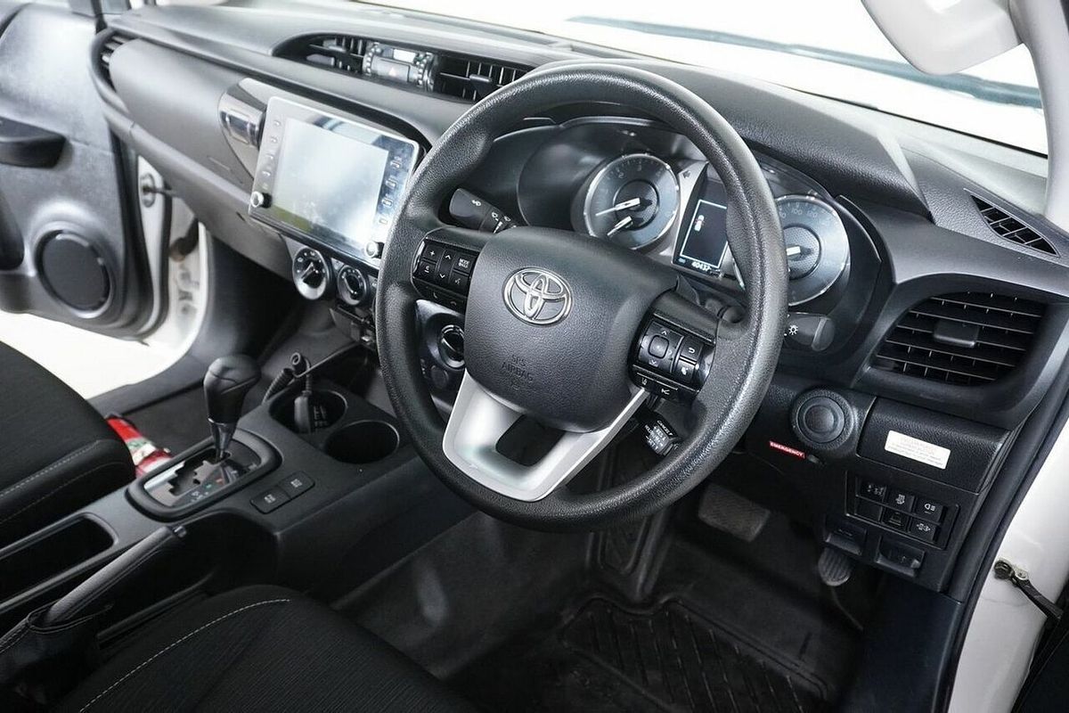 2021 Toyota Hilux SR (4x4) GUN126R Facelift 4X4