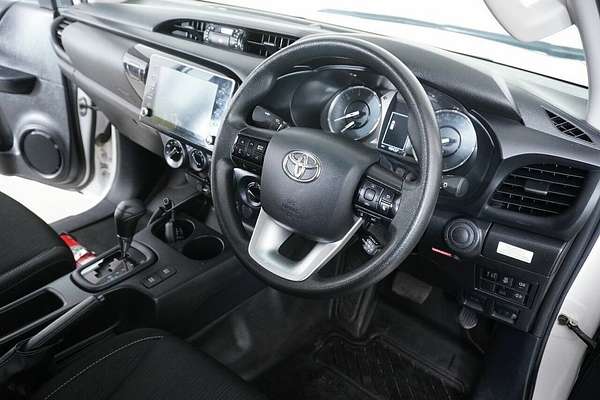 2021 Toyota Hilux SR (4x4) GUN126R Facelift 4X4