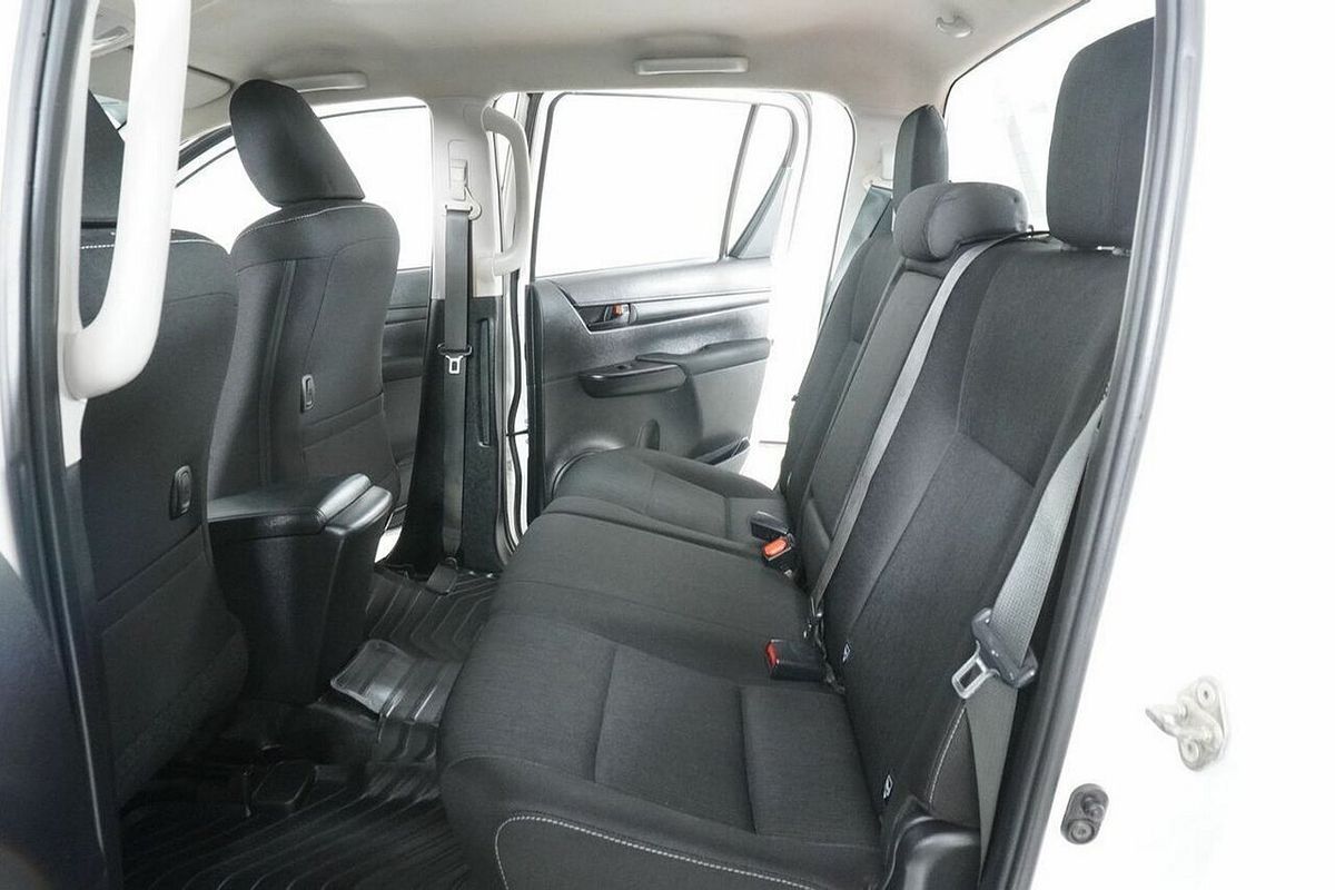 2021 Toyota Hilux SR (4x4) GUN126R Facelift 4X4