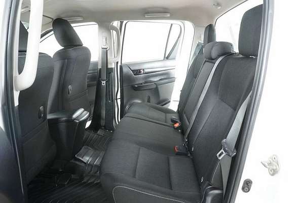 2021 Toyota Hilux SR (4x4) GUN126R Facelift 4X4