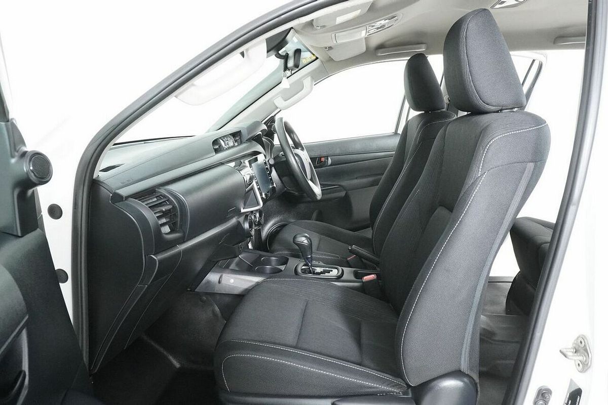 2021 Toyota Hilux SR (4x4) GUN126R Facelift 4X4