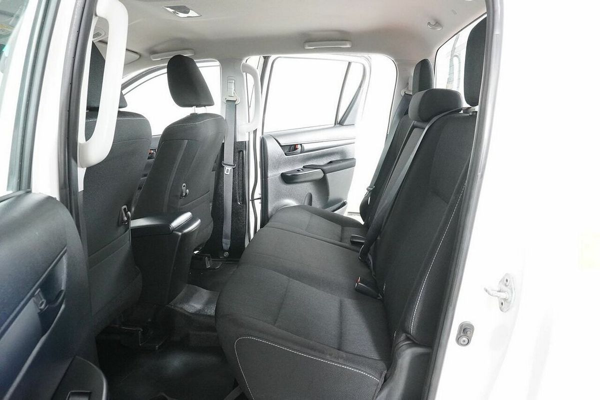 2020 Toyota Hilux SR (4x4) GUN126R Facelift 4X4