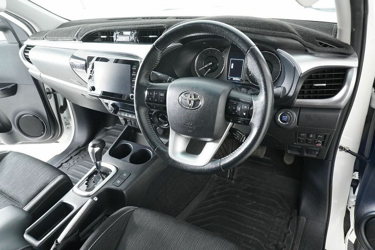 2021 Toyota Hilux SR5 (4x4) GUN126R Facelift 4X4