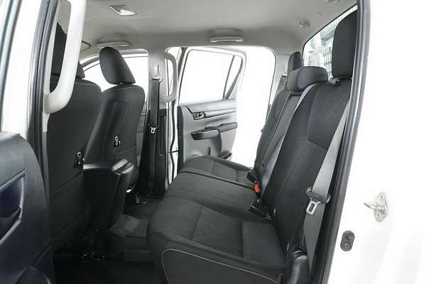 2021 Toyota Hilux SR (4x4) GUN126R 4X4