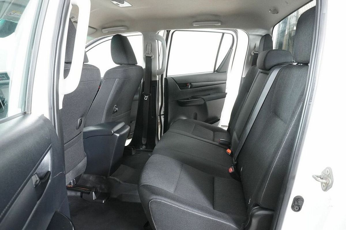 2021 Toyota Hilux SR (4x4) GUN126R Facelift 4X4