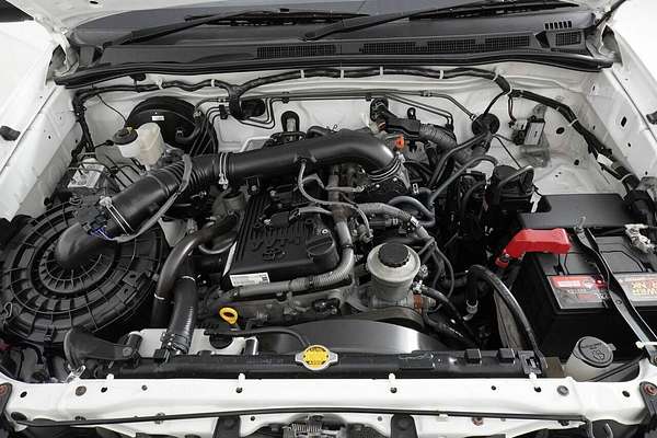 2015 Toyota Hilux Workmate TGN16R MY14 Rear Wheel Drive