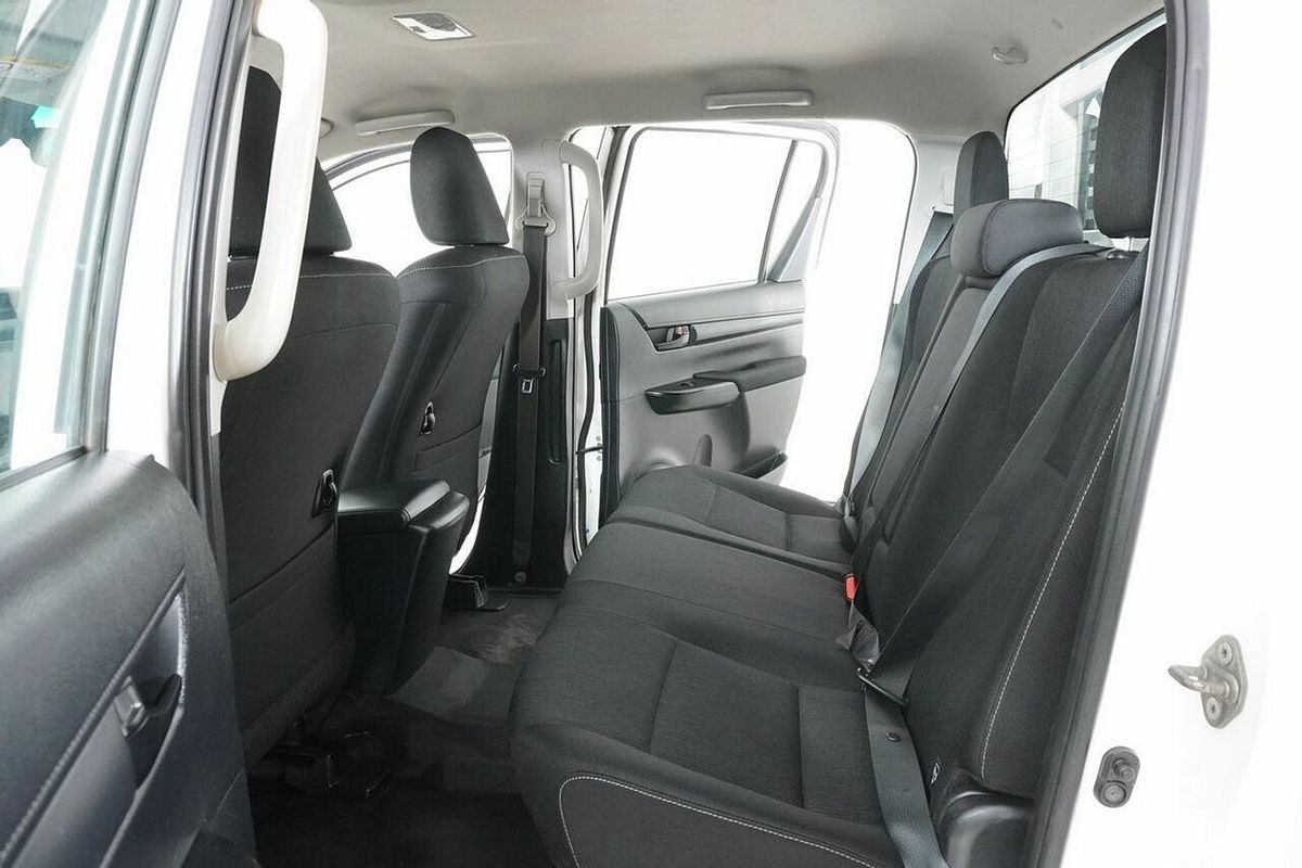 2020 Toyota Hilux SR (4x4) GUN126R Facelift 4X4