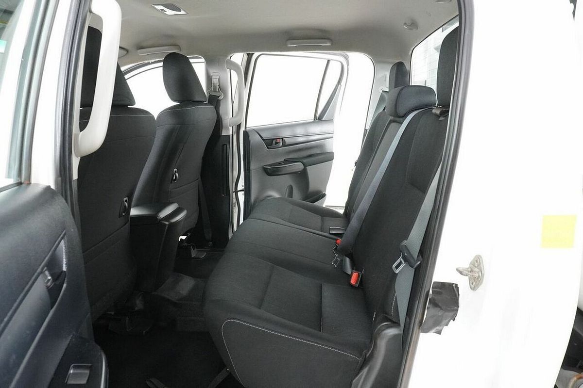 2020 Toyota Hilux SR (4x4) GUN126R Facelift 4X4