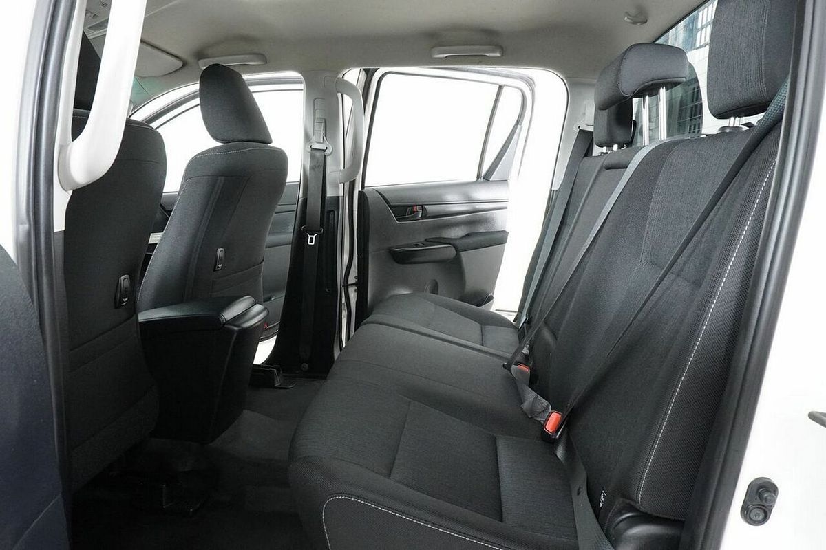 2021 Toyota Hilux SR (4x4) GUN126R Facelift 4X4