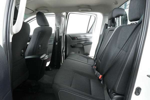 2021 Toyota Hilux SR (4x4) GUN126R Facelift 4X4