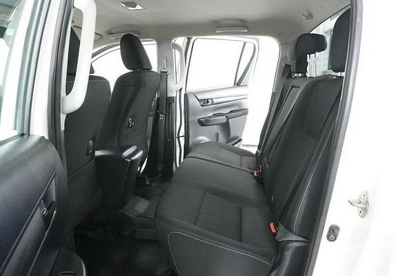 2020 Toyota Hilux SR (4x4) GUN126R Facelift 4X4