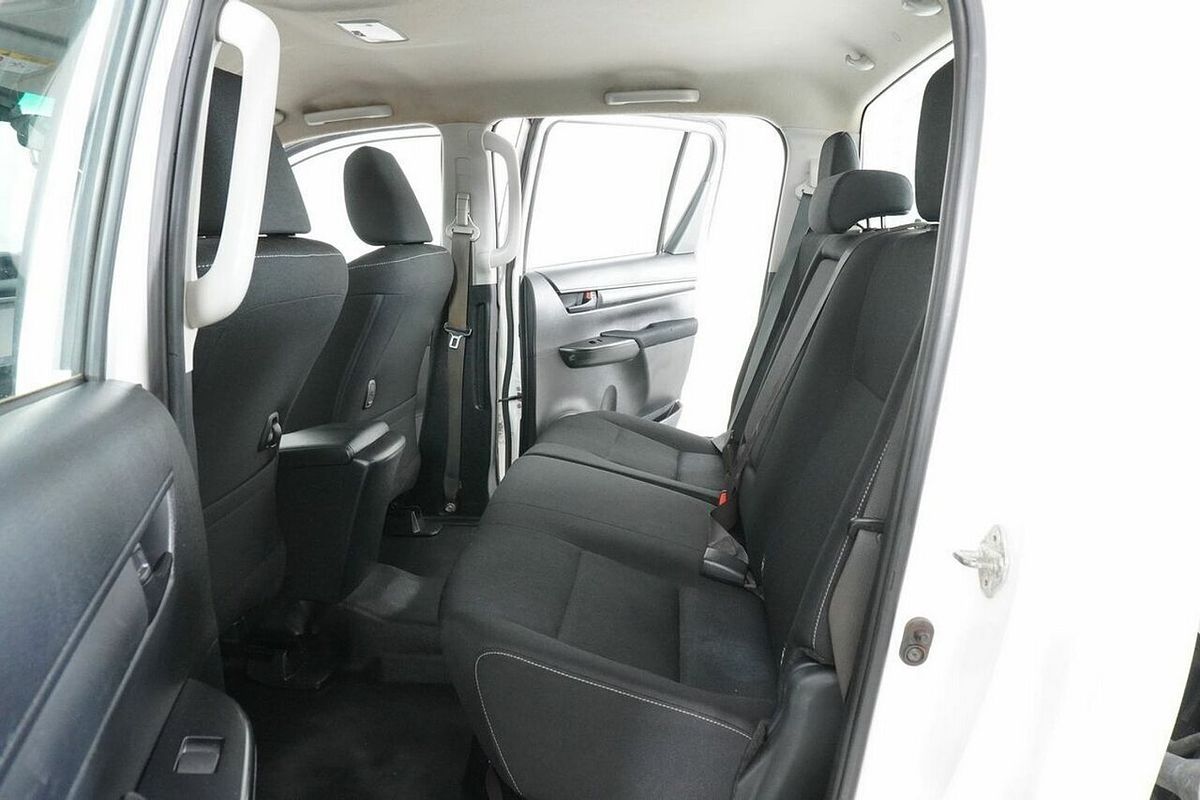 2020 Toyota Hilux SR (4x4) GUN126R Facelift 4X4