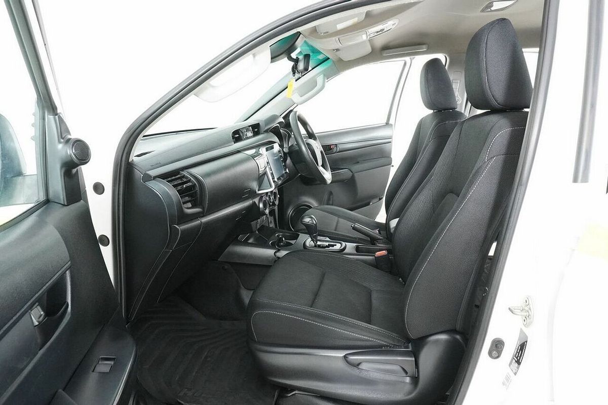 2022 Toyota Hilux SR (4x4) GUN126R 4X4