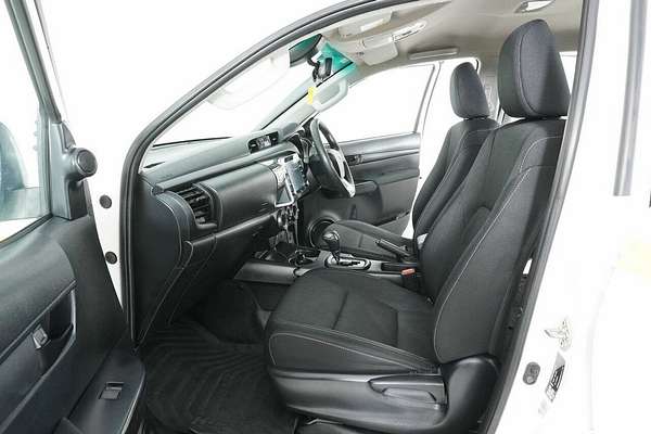 2022 Toyota Hilux SR (4x4) GUN126R 4X4