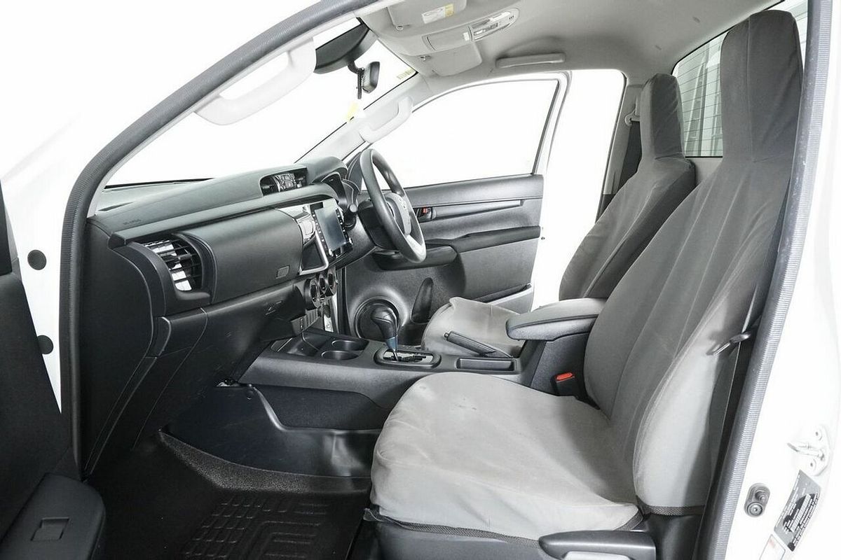 2021 Toyota Hilux SR (4x4) GUN126R Facelift 4X4