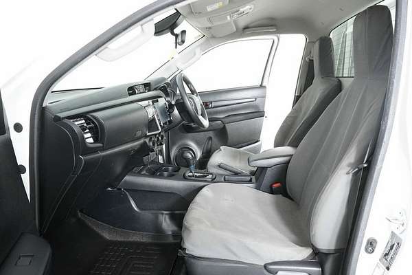 2021 Toyota Hilux SR (4x4) GUN126R Facelift 4X4