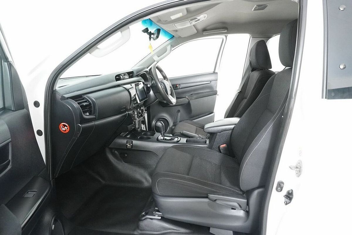 2019 Toyota Hilux SR (4x4) GUN126R MY19 4X4