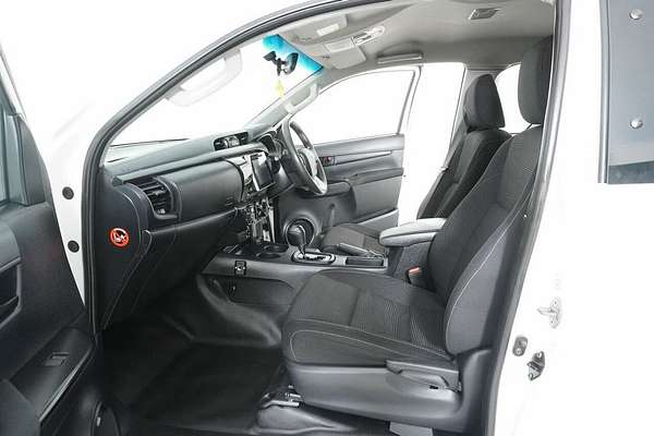 2019 Toyota Hilux SR (4x4) GUN126R MY19 4X4