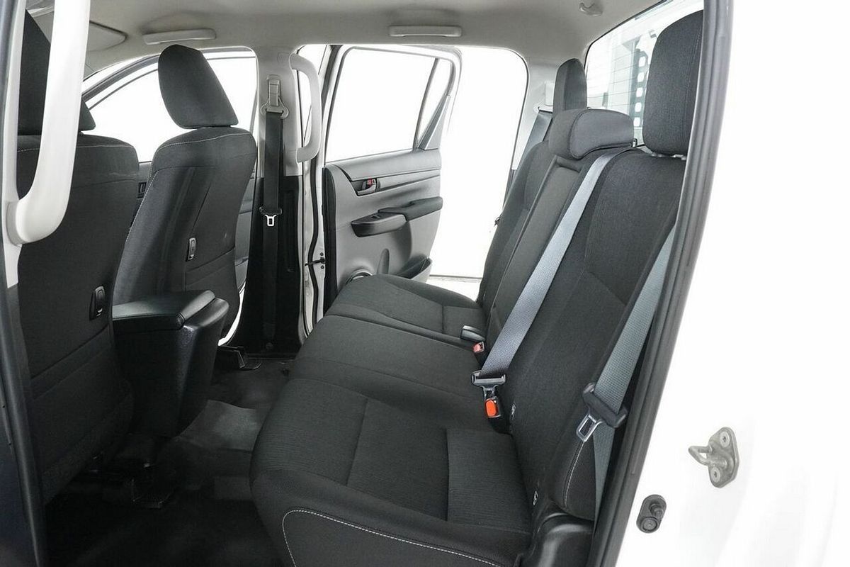 2020 Toyota Hilux SR (4x4) GUN126R Facelift 4X4