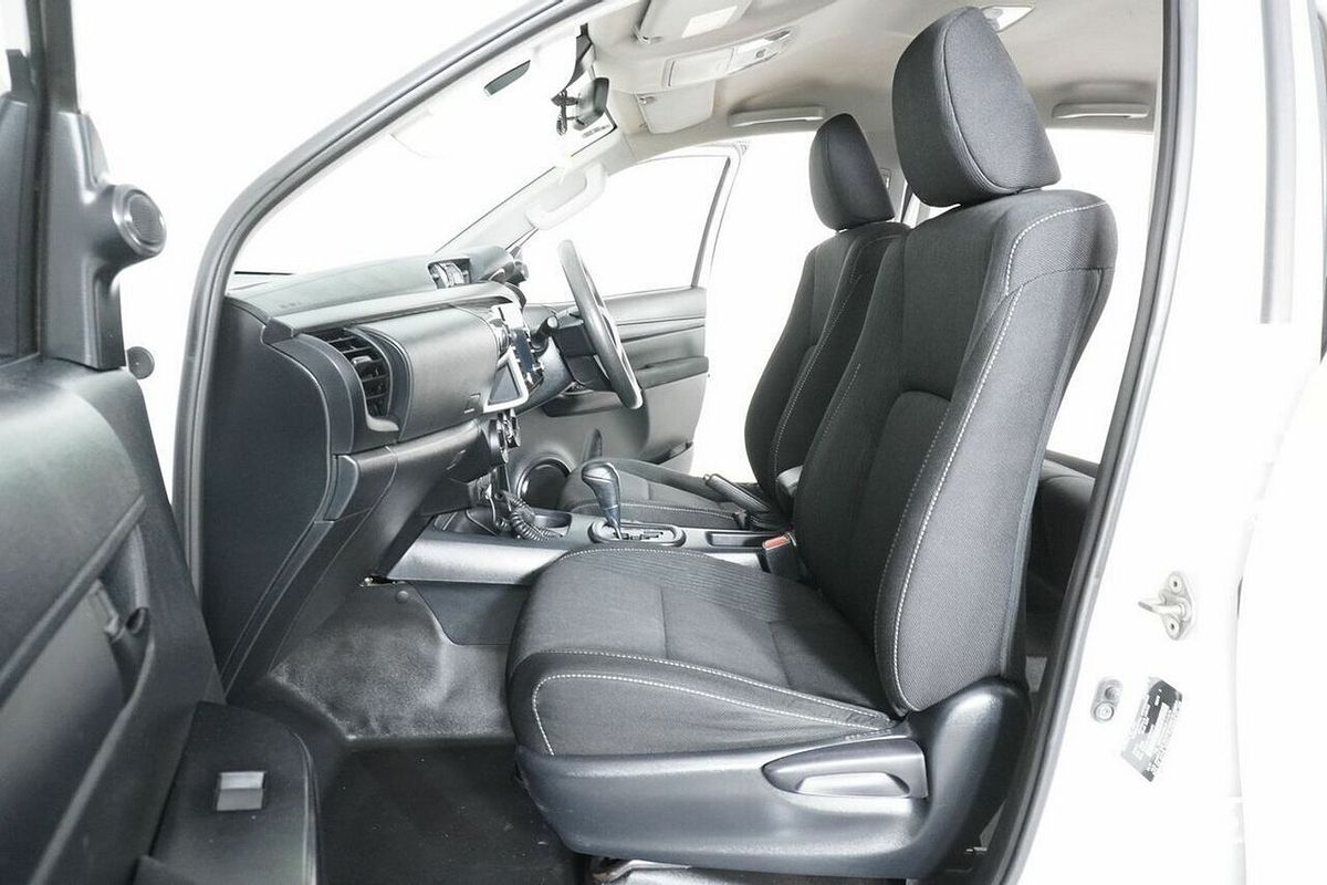 2021 Toyota Hilux SR (4x4) GUN126R 4X4
