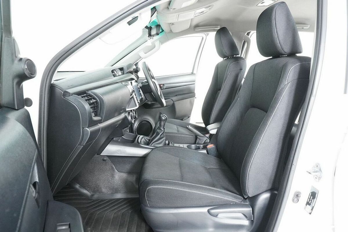 2022 Toyota Hilux SR (4x4) GUN126R 4X4
