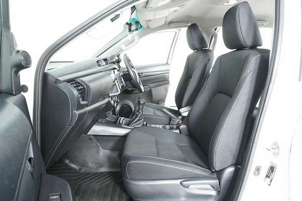 2022 Toyota Hilux SR (4x4) GUN126R 4X4