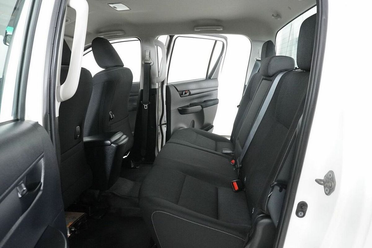 2021 Toyota Hilux SR (4x4) GUN126R Facelift 4X4