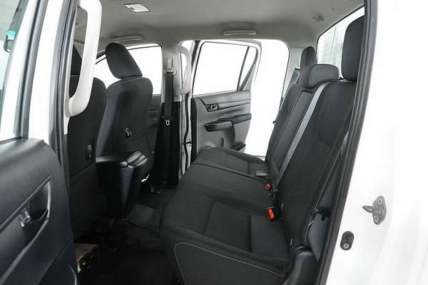 2021 Toyota Hilux SR (4x4) GUN126R Facelift 4X4