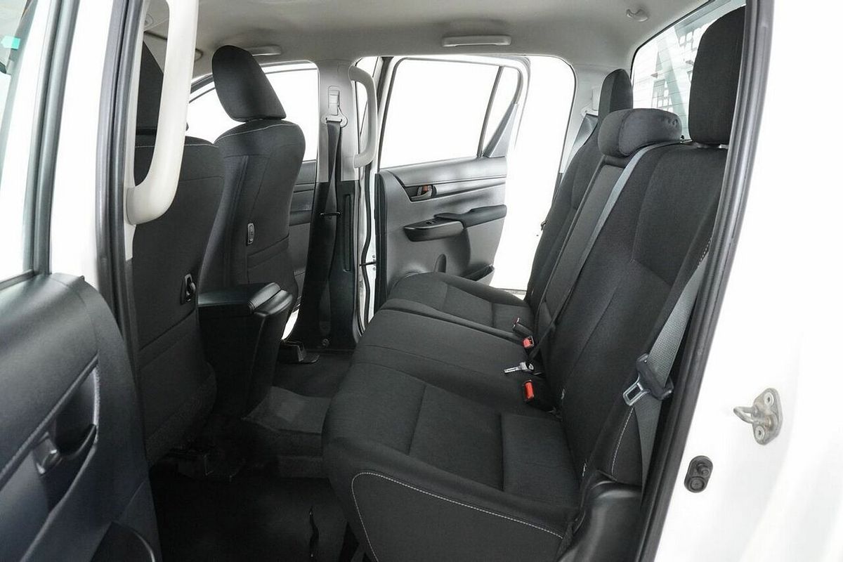 2021 Toyota Hilux SR (4x4) GUN126R Facelift 4X4