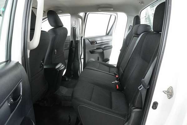 2021 Toyota Hilux SR (4x4) GUN126R Facelift 4X4