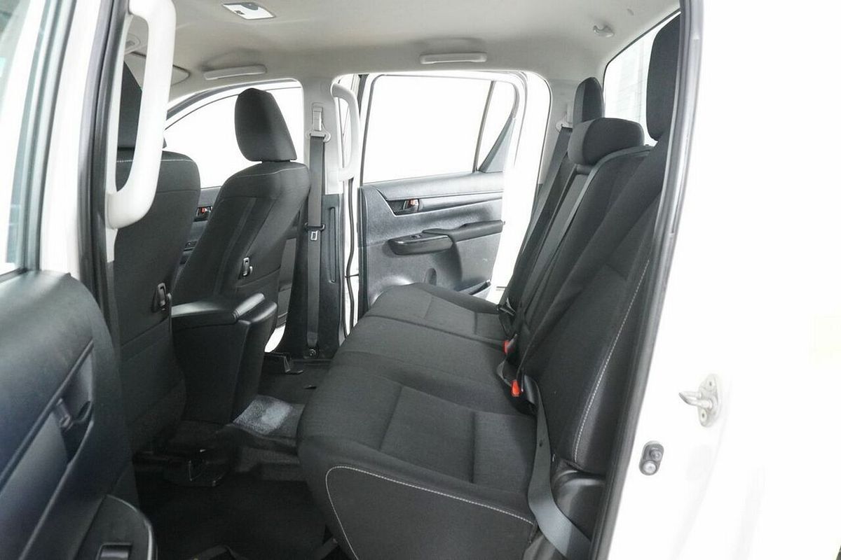 2021 Toyota Hilux SR (4x4) GUN126R Facelift 4X4