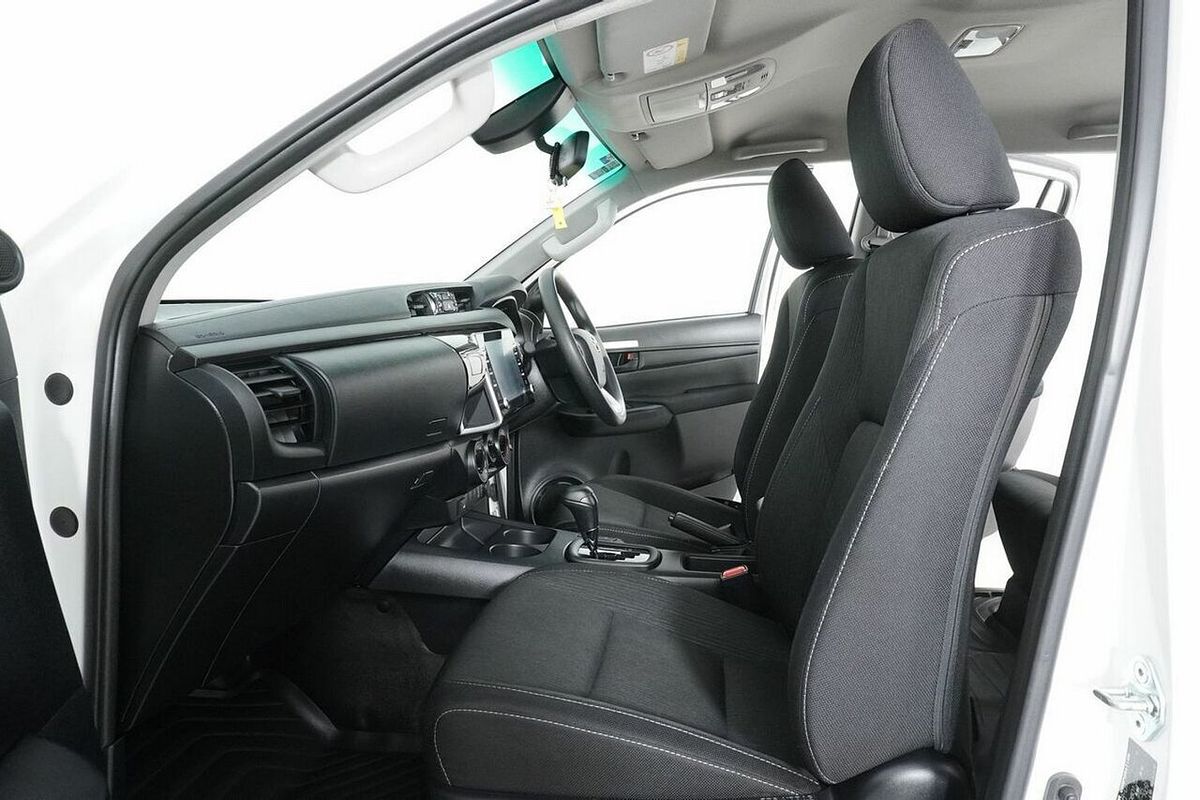 2024 Toyota Hilux SR (4x4) GUN126R 4X4