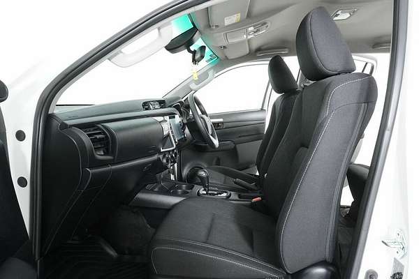 2024 Toyota Hilux SR (4x4) GUN126R 4X4