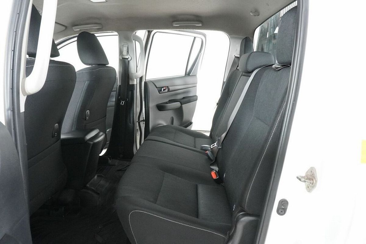 2021 Toyota Hilux SR (4x4) GUN126R Facelift 4X4