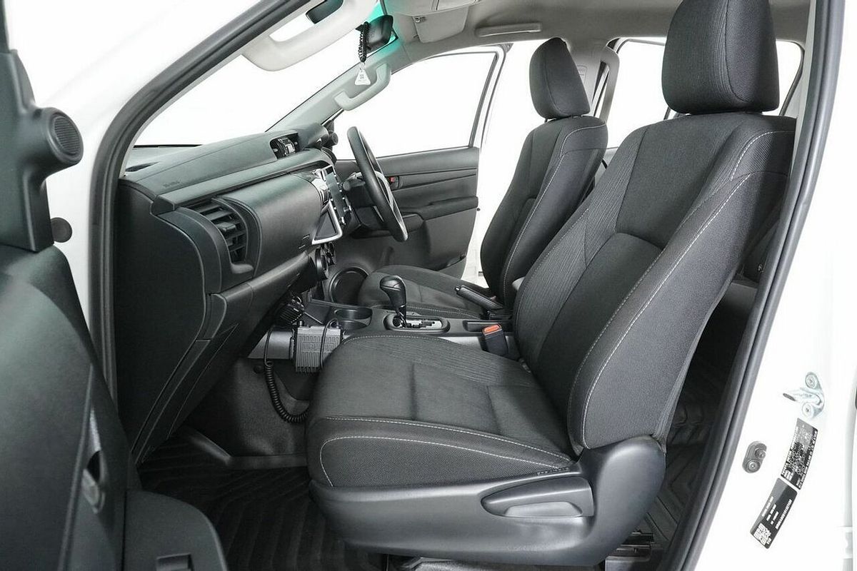 2024 Toyota Hilux SR (4x4) GUN126R 4X4