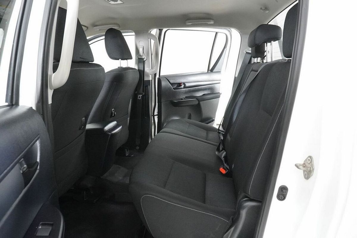 2021 Toyota Hilux SR (4x4) GUN126R Facelift 4X4