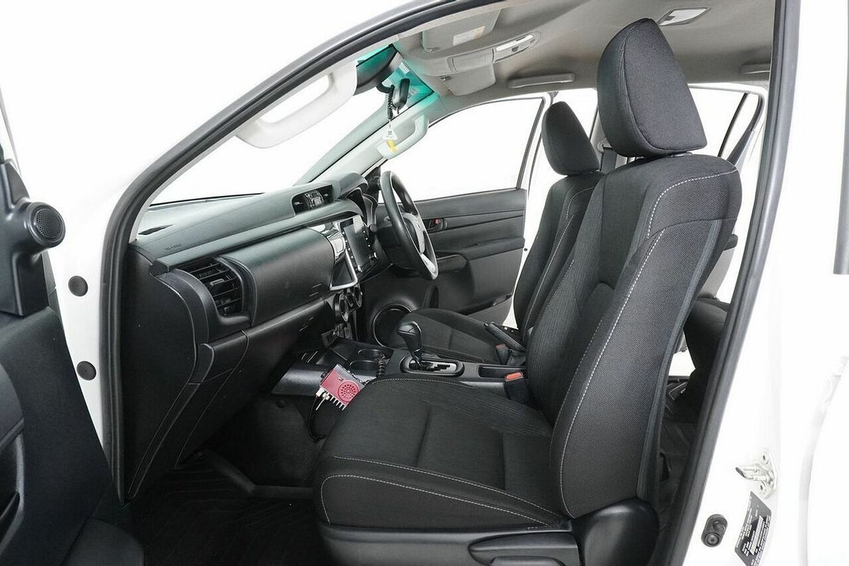 2021 Toyota Hilux SR (4x4) GUN126R Facelift 4X4