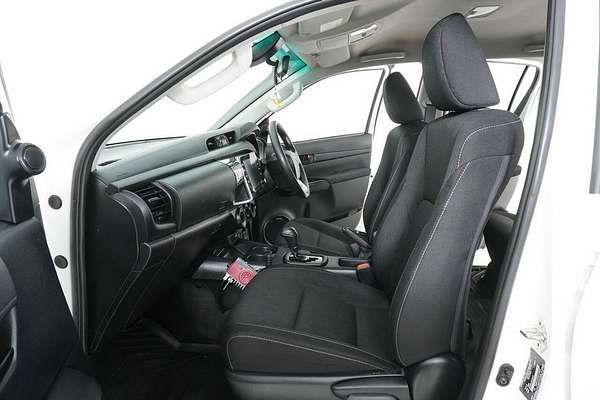 2021 Toyota Hilux SR (4x4) GUN126R Facelift 4X4